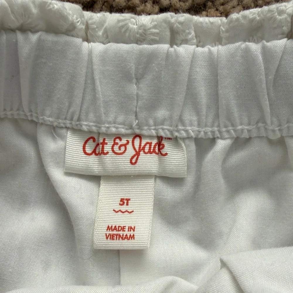 Cat & Jack White Elastic Shorts - Picture 2 of 3